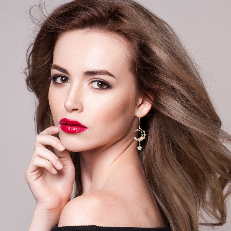 Bông Tai Đính Đá Zircon Hình Giọt Nước Phối Tua Rua Phong Cách Cổ Điển Thời Trang Cho Nữ