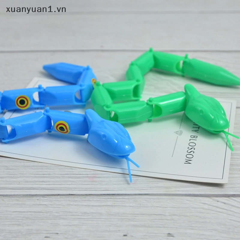 Rắn Giả Dùng Làm Đạo Cụ Chụp Ảnh