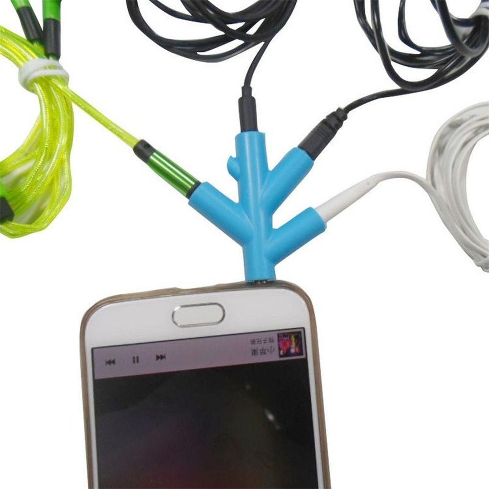 Dây Cáp Âm Thanh Chia 1 Đầu Cắm Sang 4 Ổ Cắm 3.5mm