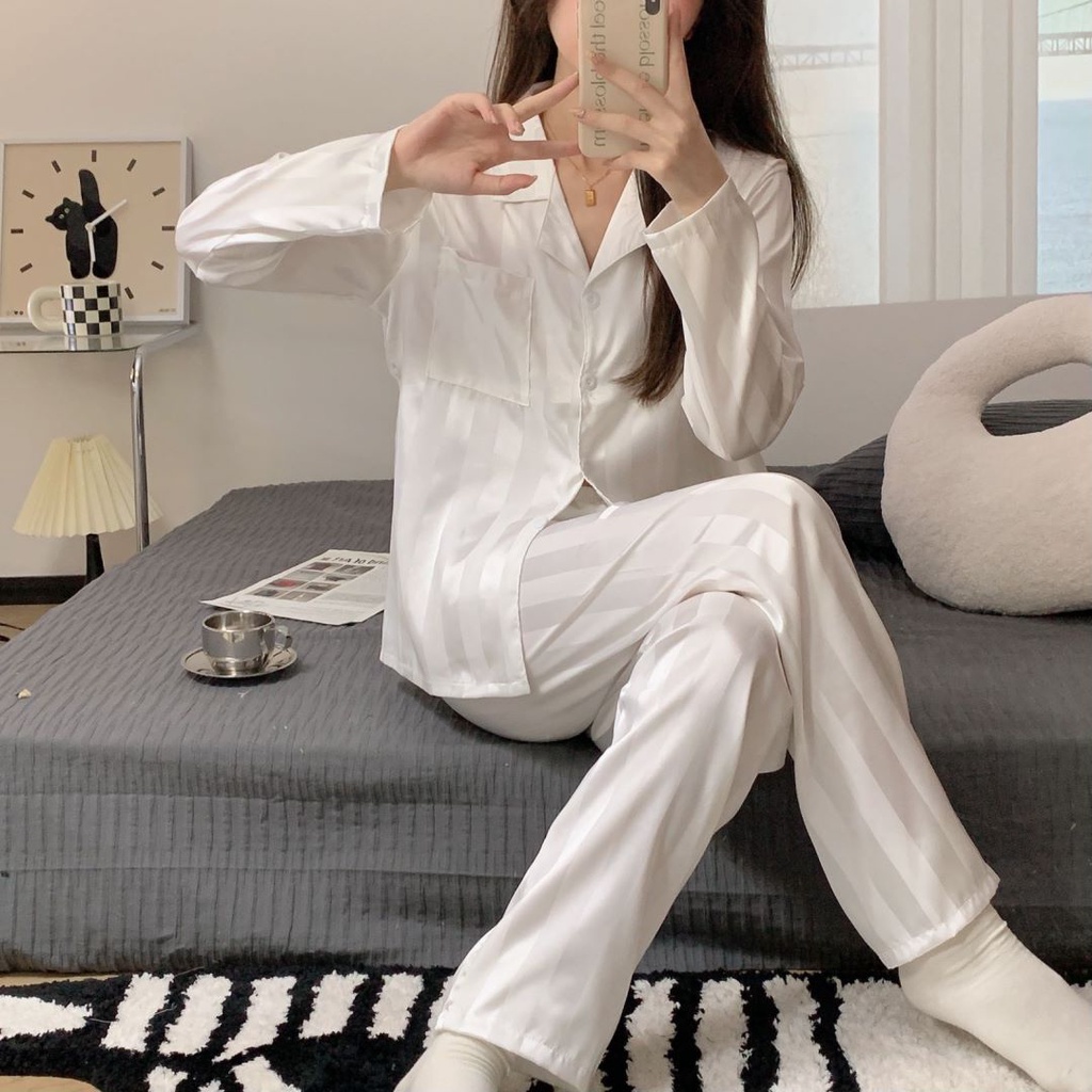 Bộ Đồ Ngủ Giả Lụa Kẻ Sọc Dọc Có Thể Mặc Ở Nhà Mùa Xuân Thu Cho Nữ