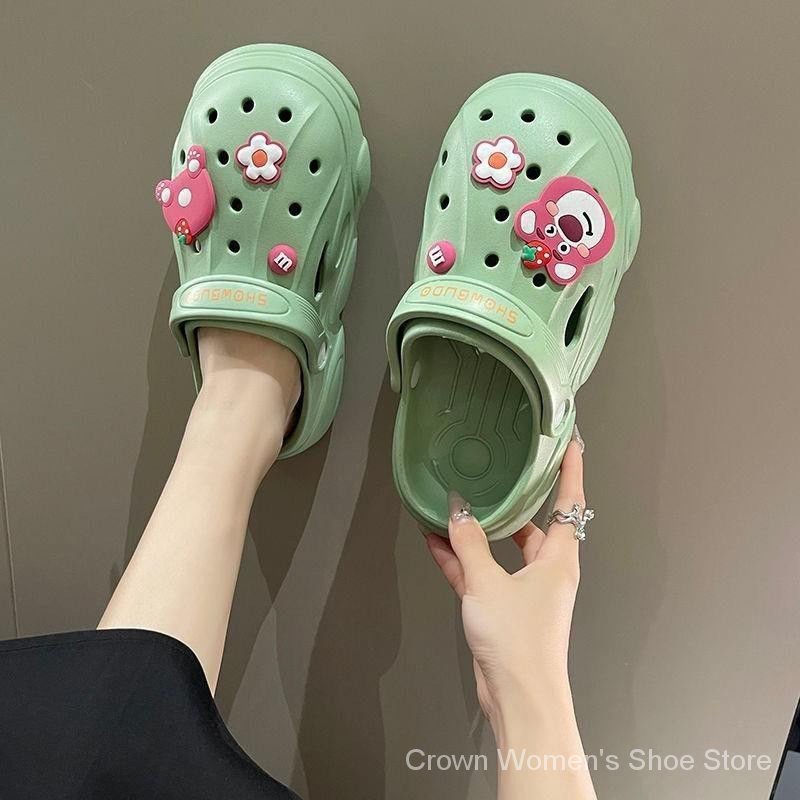 Dép Đế Dày Đục Lỗ Chống Trượt In Hình Gấu Dâu Hoạt Hình Dễ Thương Thời Trang Đi Biển Mùa Hè Cho Nữ D5TP FT6373