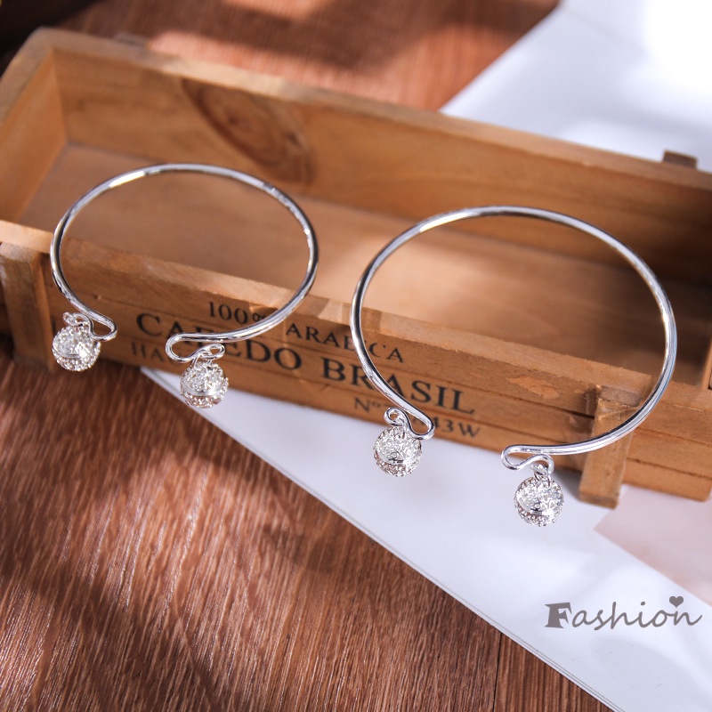 Vòng Tay Mạ Bạc Đính Chuông Phong Cách Cổ Điển Thanh Lịch Dành Cho Nữ