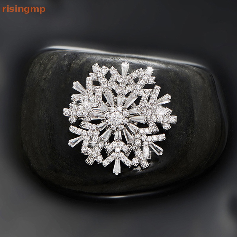 Ghim Cài Áo Hình Bông Tuyết Đính Đá Pha Lê Thời Trang Cho Nữ