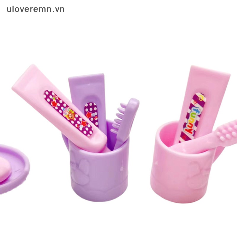 Set 11 Món Đồ Dùng Phòng Tắm Gồm Giỏ Đựng Khăn / Kem Đánh Răng / Máy Sấy Tóc / Gương Soi Tiện Dụng