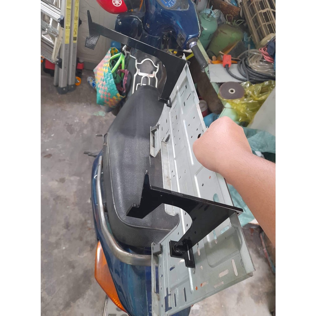 Giá phụ treo cục lạnh máy lạnh điều hoà, Bộ giá treo mặt lạnh lắp ống âm tường Dày dặn
