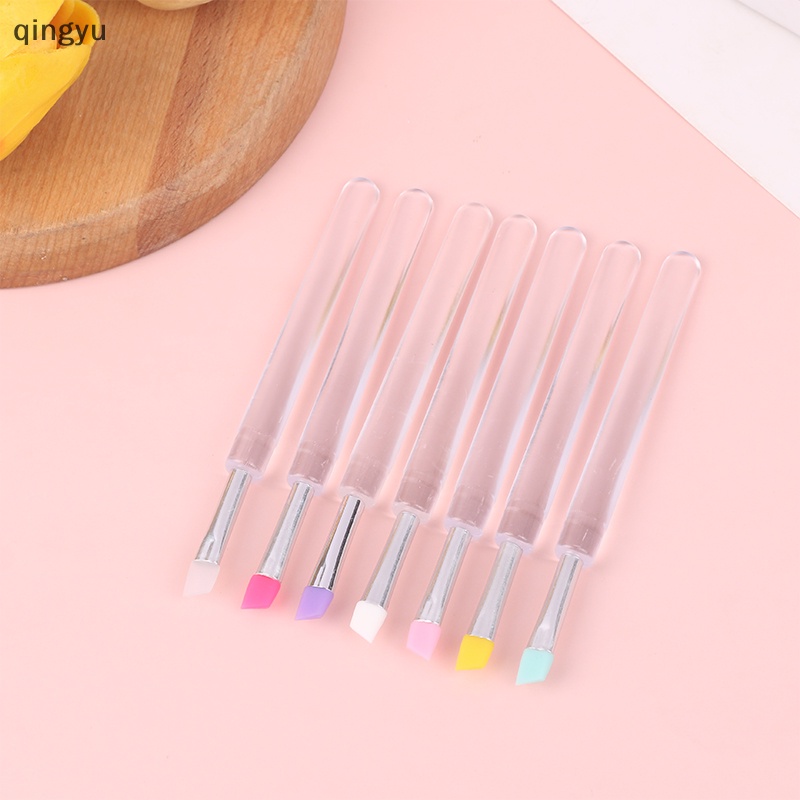 1 Dụng Cụ Uốn Lông Mi Di Động Tiện Dụng
