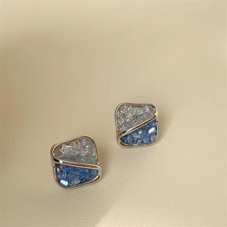 Bông Tai Hình Vuông Đính Pha Lê Sang Trọng