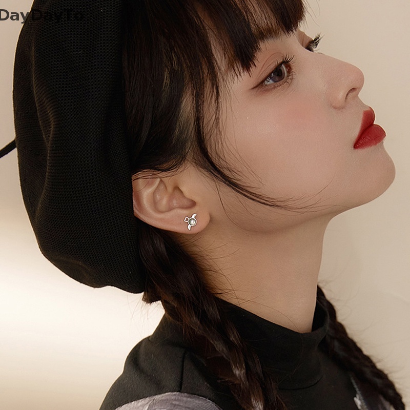 1 Cặp Khuyên Tai Kim Loại Màu Đen / Bạc Hình Thiên Thần Phong Cách Punk Dành Cho Nữ