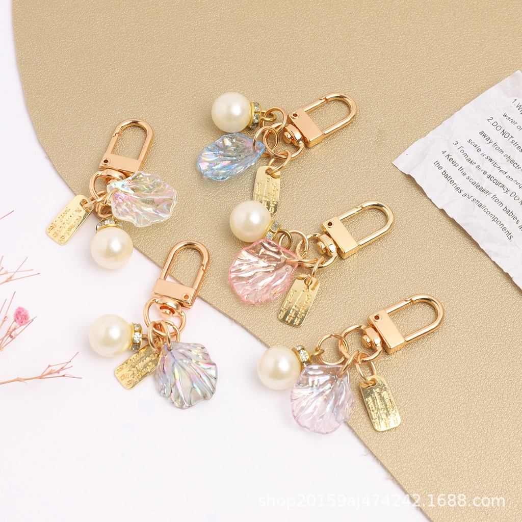 Móc Khóa Vỏ Sò Đính Ngọc Trai Nhiều Màu Dễ Thương