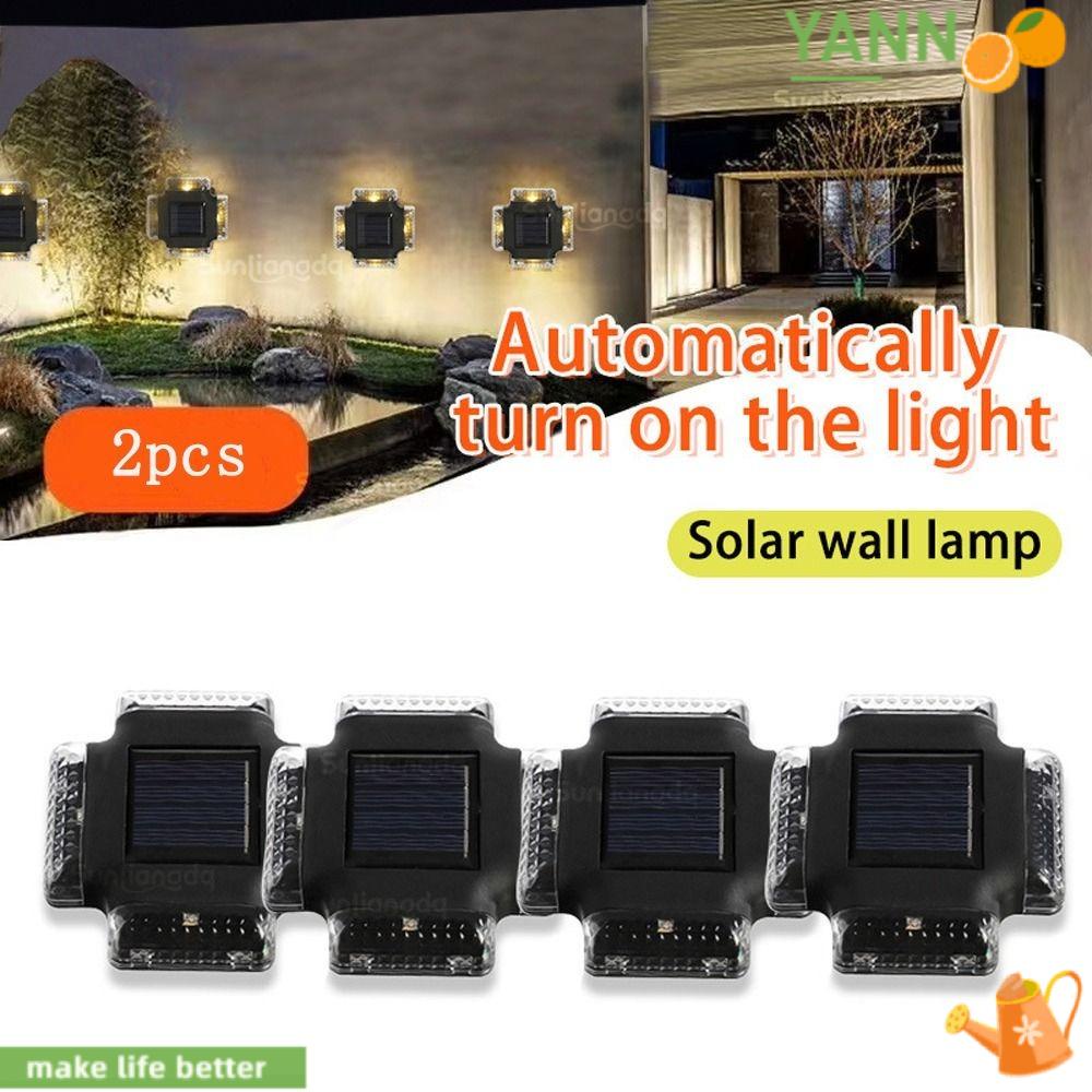 1 Đèn LED Gắn Tường Chống Nước Dùng Năng Lượng Mặt Trời