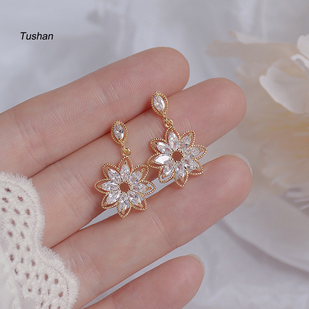 1 Đôi Bông Tai Dáng Dài Hình Hoa Đính Pha Lê Lấp Lánh Thời Trang Cho Nữ