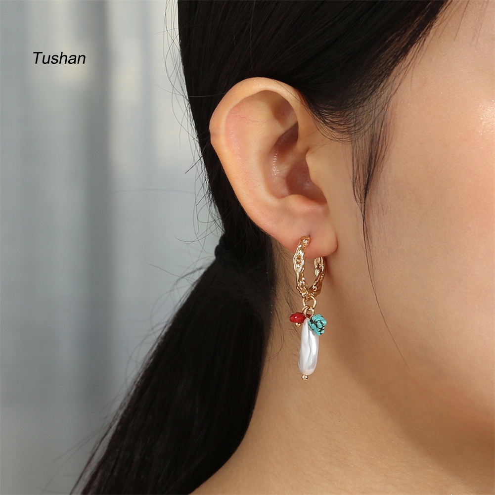 Khuyên Tai Chữ C Đính Ngọc Trai Giả Thời Trang