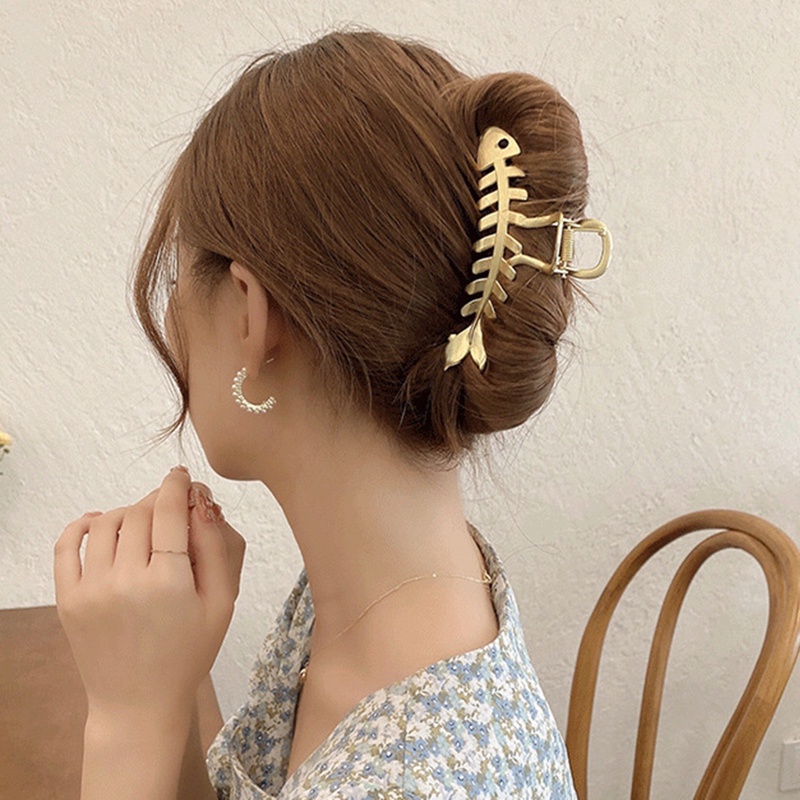 Kẹp tóc hỗ trợ rửa mặt Hình Cá Mập Dễ Phối Đồ Tiện Dụng