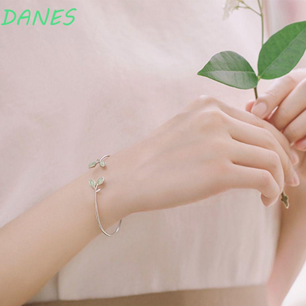 Vòng Đeo Tay Hình Lá Cây Độc Đáo Thời Trang Cho Nữ