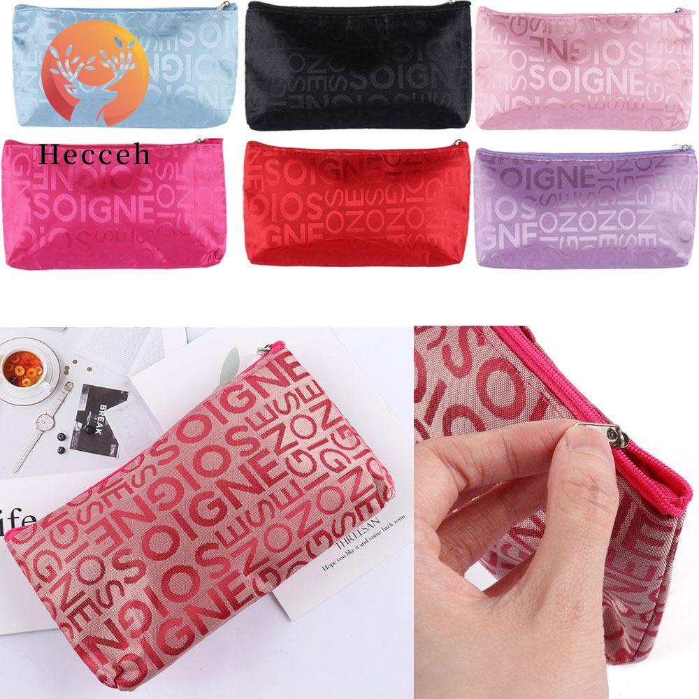 Túi Đựng Mỹ Phẩm Heceh Có Khóa Kéo In Chữ Dễ Thương