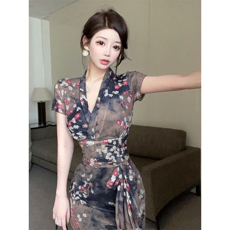 Áo Hoa Dáng Ôm Vừa Vặn Thời Trang Sang Trọng