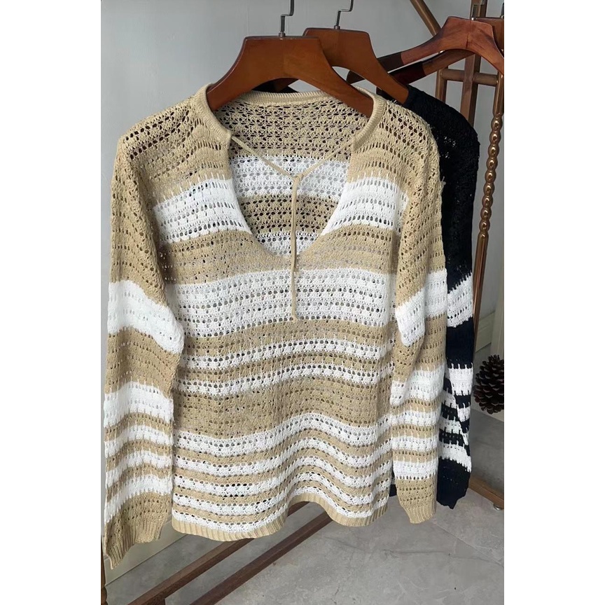 Áo sweater Dệt Kim Tay Dài Dáng Rộng Cổ Chữ V Họa Tiết Kẻ Sọc Trắng Đen Thời Trang Mùa Xuân Cho Nữ