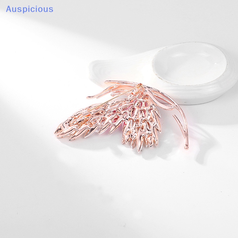 Ghim Cài Áo Hình Bướm Đính Pha Lê Màu Gradient Phong Cách Pháp Thanh Lịch