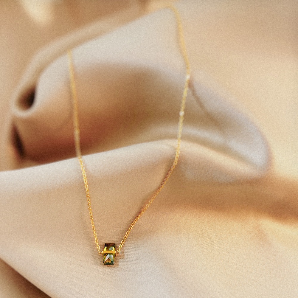 Dây Chuyền Bằng Thép Titan Mặt Vuông Đính Đá Zircon Xanh Lá Cổ Điển Thời Trang