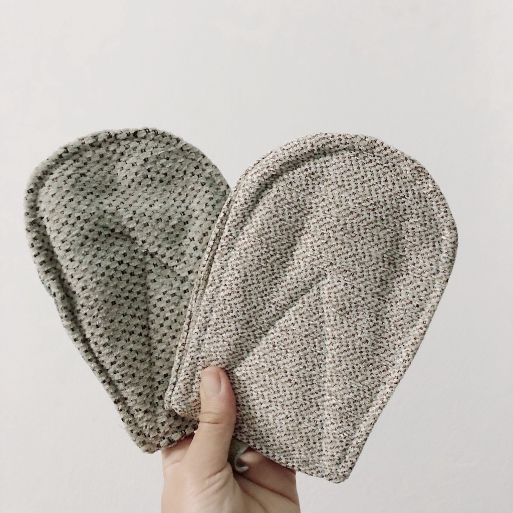 Bộ 2 Miếng Nhấc Nồi Cách Nhiệt Vải Bố Dày Dặn Giao Màu Ngẫu Nhiên