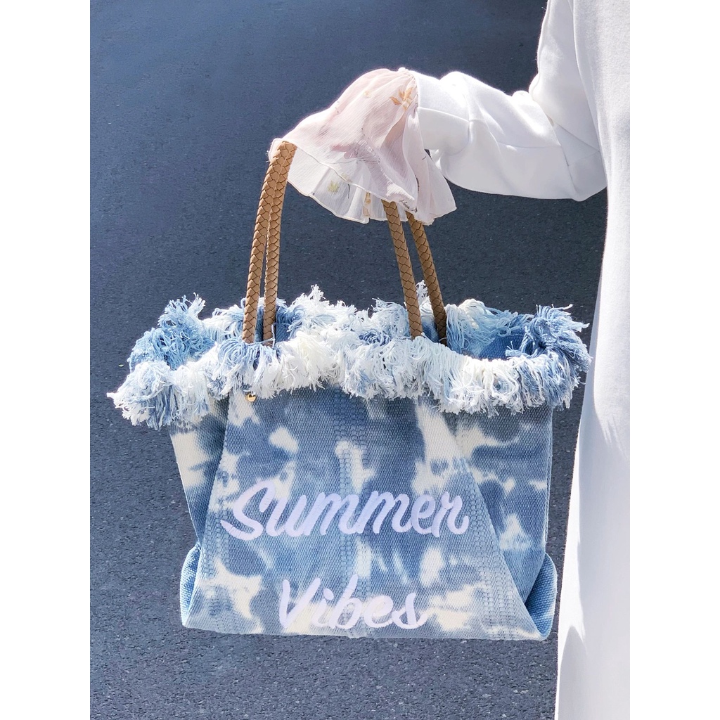 Túi Xách Tote Vải Canvas Nhuộm Màu Xanh Sữa Phối Tua Rua In Chữ Thời Trang Mùa Hè