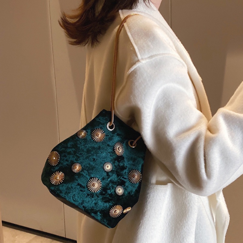 Túi Đeo Chéo Chất Nhung Thiết Kế Mới Thanh Lịch Thời Trang Dành Cho Nữ (b7w)