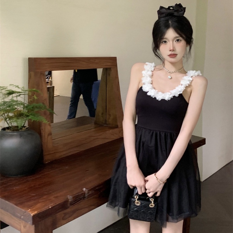 Đầm Sát Nách Hoạ Tiết Hoa Thiết Kế Hợp Thời Trang