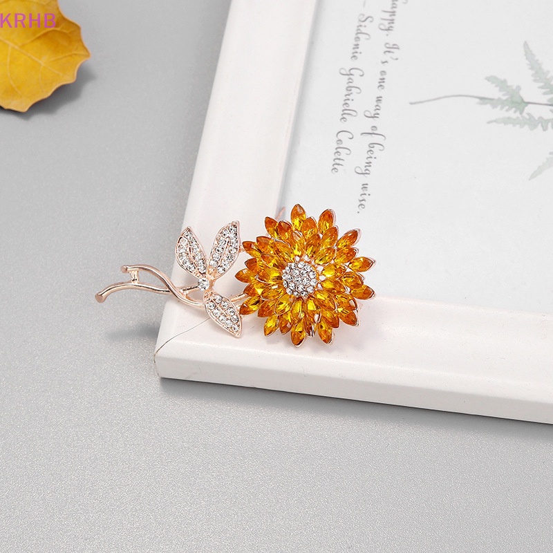 Ghim Cài Áo Hình Hoa Hướng Dương Đính Đá Thời Trang Mới