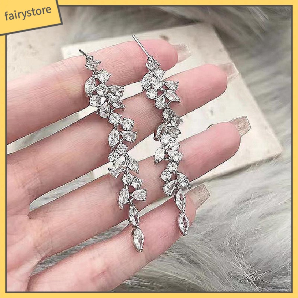 1 Đôi Bông Tai Dáng Dài Hình Chiếc Lá Đính Đá Phong Cách Hàn Quốc