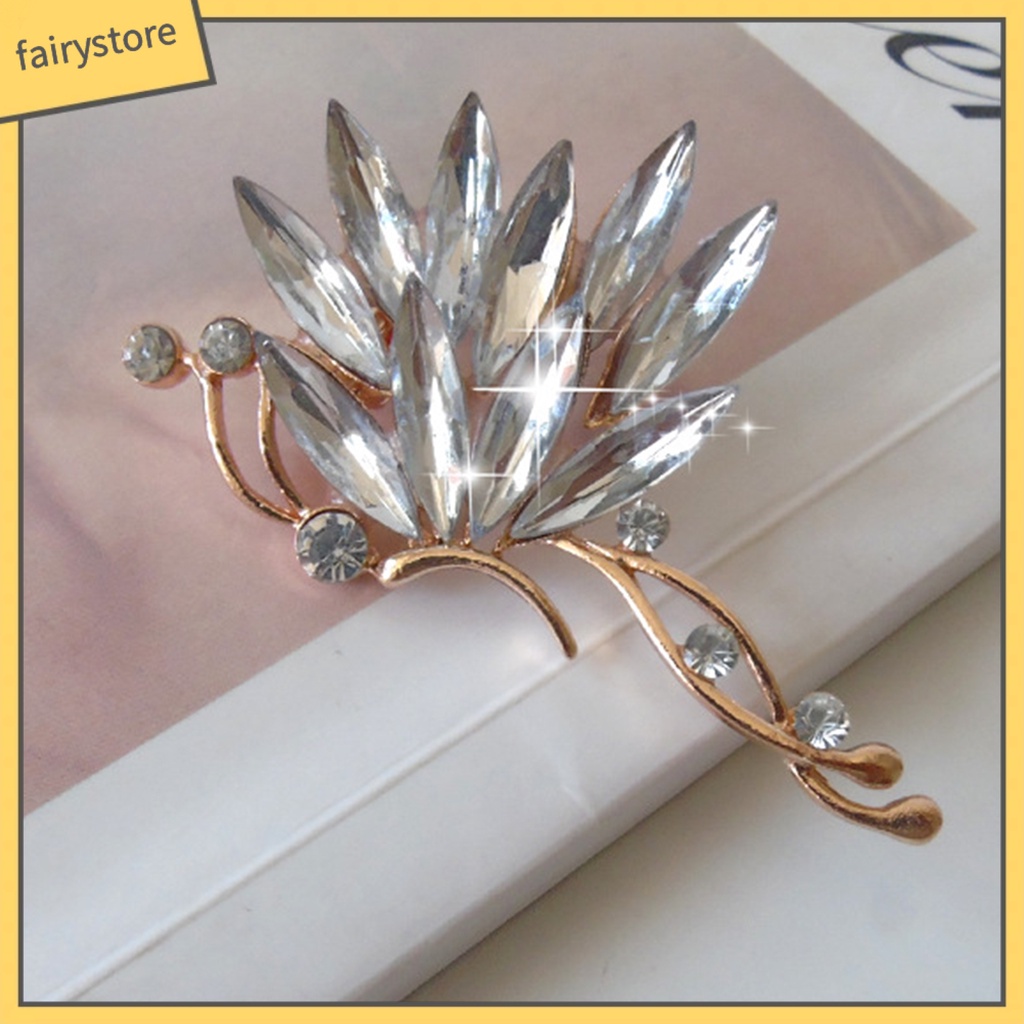 1 Khuyên Kẹp Vành Tai Hình Bướm Đính Pha Lê Giả Nhiều Màu Sắc Lấp Lánh Cho Cô Dâu