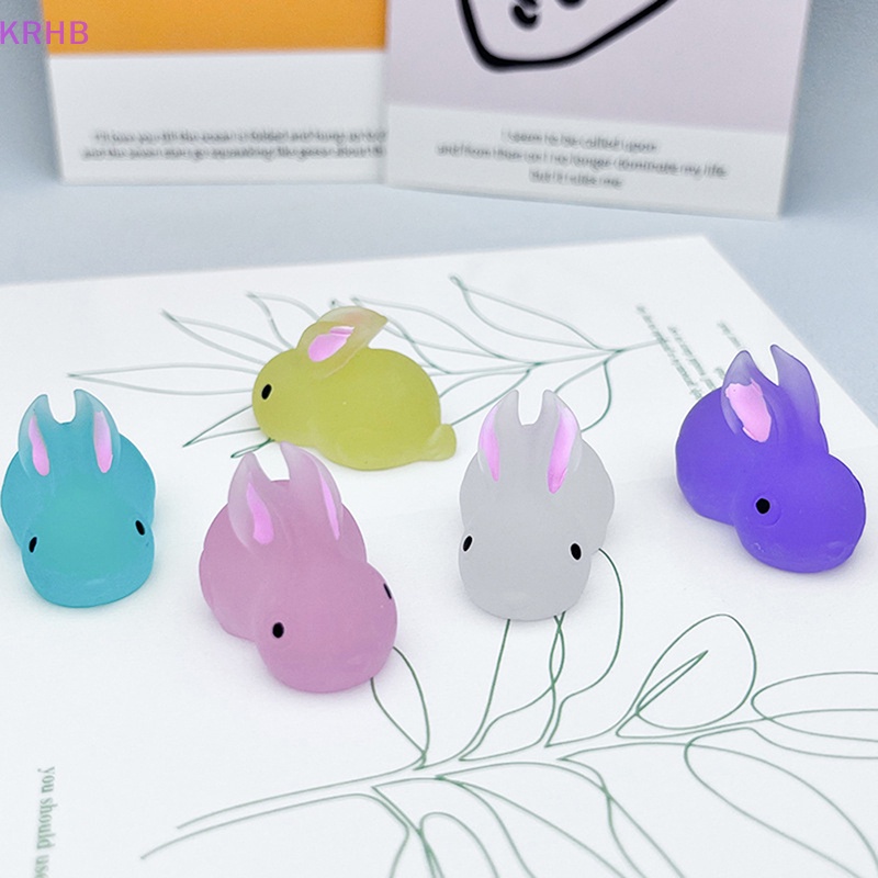 Krhb Set 2 Mô Hình Thỏ Nhựa Dạ Quang Mini Trang Trí Bảng Điều Khiển Xe Hơi Mới