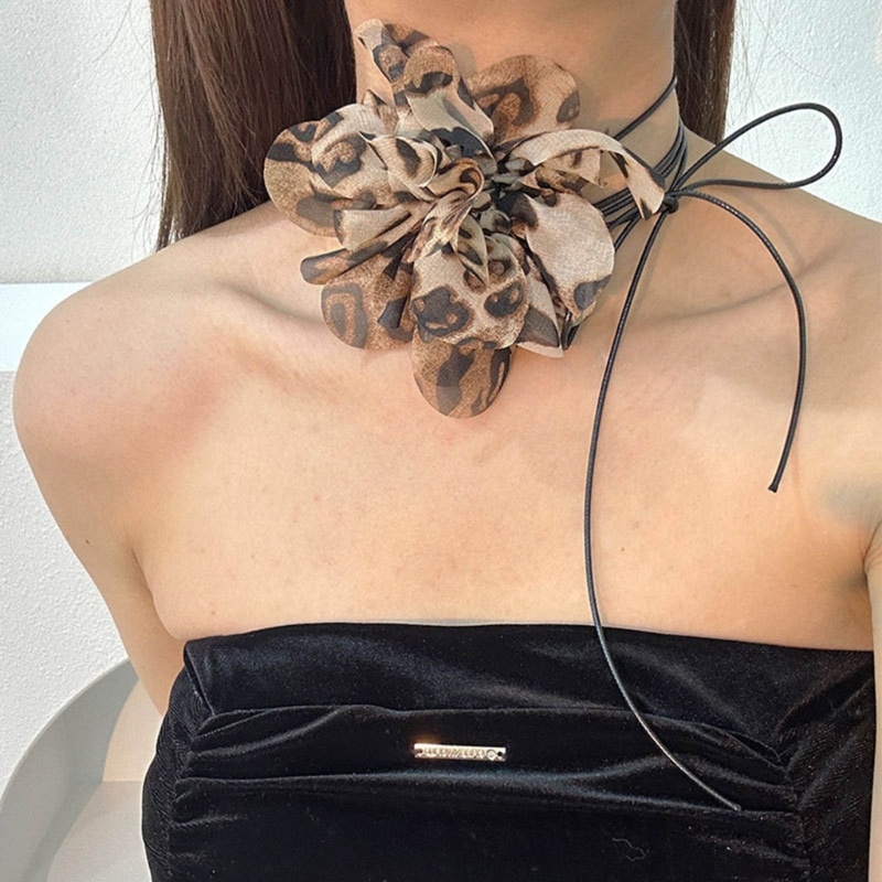 Vòng Cổ Choker Họa Tiết Hoa Thanh Lịch Có Thể Điều Chỉnh Cho Nữ Y2K