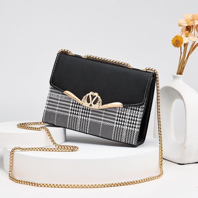 New women's bag chain satchel fashion trend one-shoulder bag small square bag simple and fresh Korean version