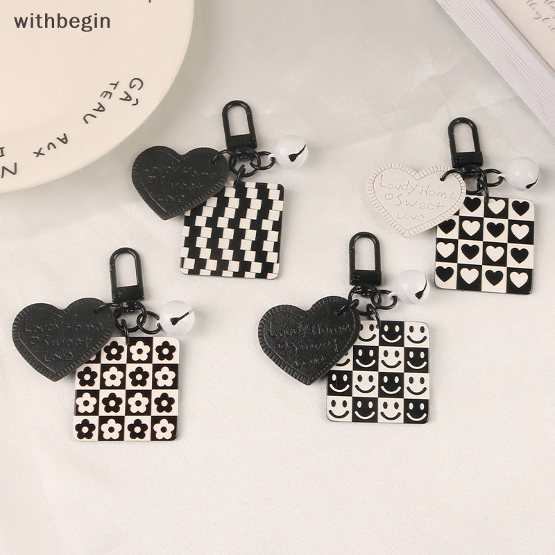 Móc Chìa Khóa Xe Hơi Bằng Acrylic Họa Tiết Kẻ Ô Vuông / Hoa Kèm Chuông Màu Trắng Đen Xinh Xắn Cho Nữ