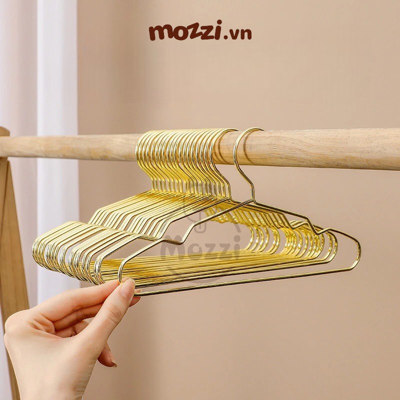Móc kim loại treo quần áo