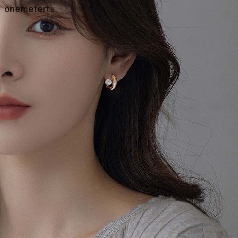 1 Cặp Bông Tai Bằng Hợp Kim Đính Ngọc Trai Nhân Tạo Đơn Giản Thời Trang Phong Cách Hàn Quốc Dành Cho Nữ