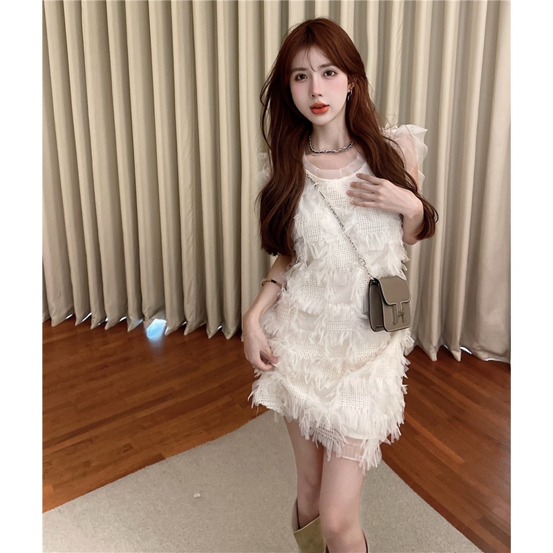 Đầm Sát Nách Phối Tua Rua Thiết Kế Hợp Thời Trang