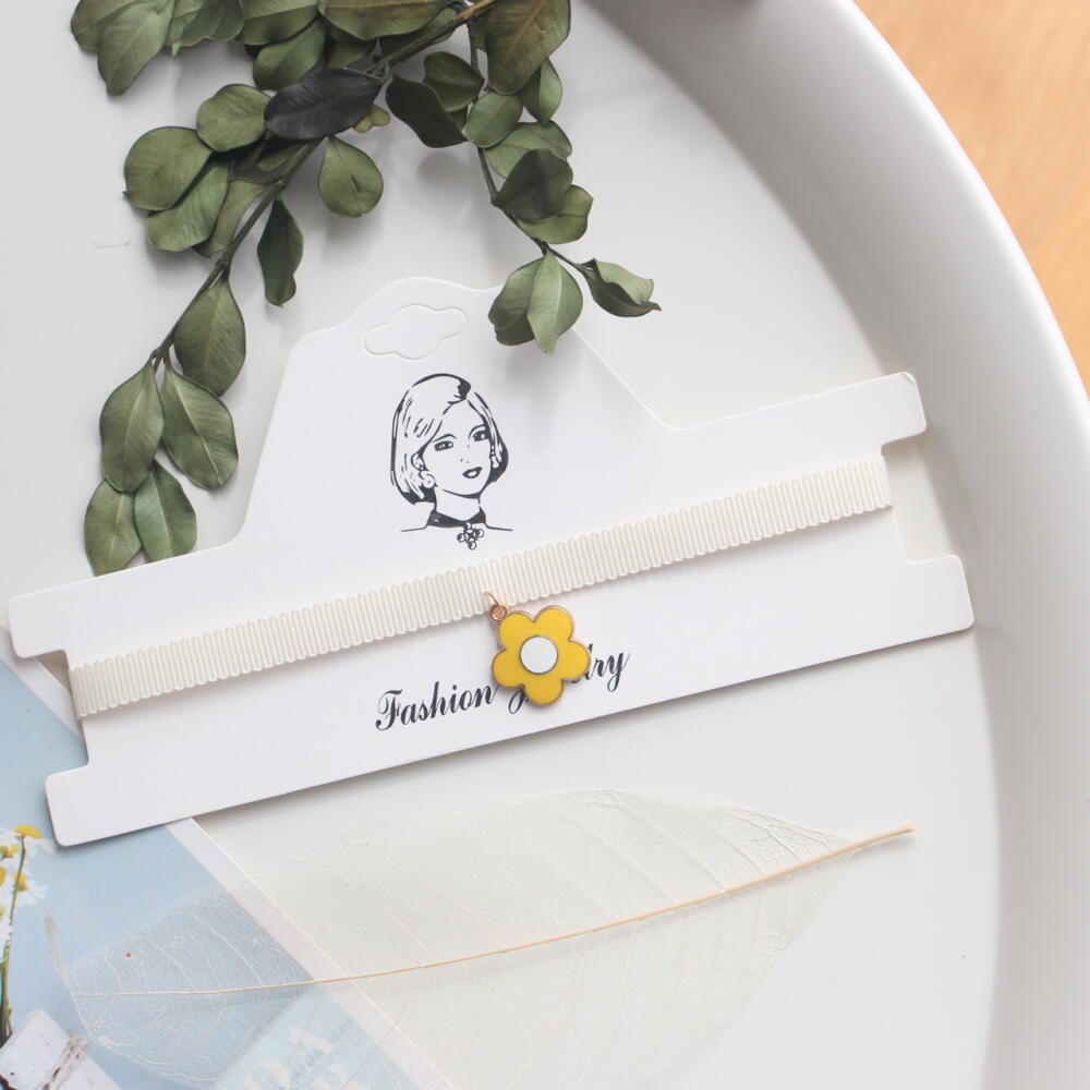 Choker Ren Hoa Vàng Thiết Kế Cổ Tích