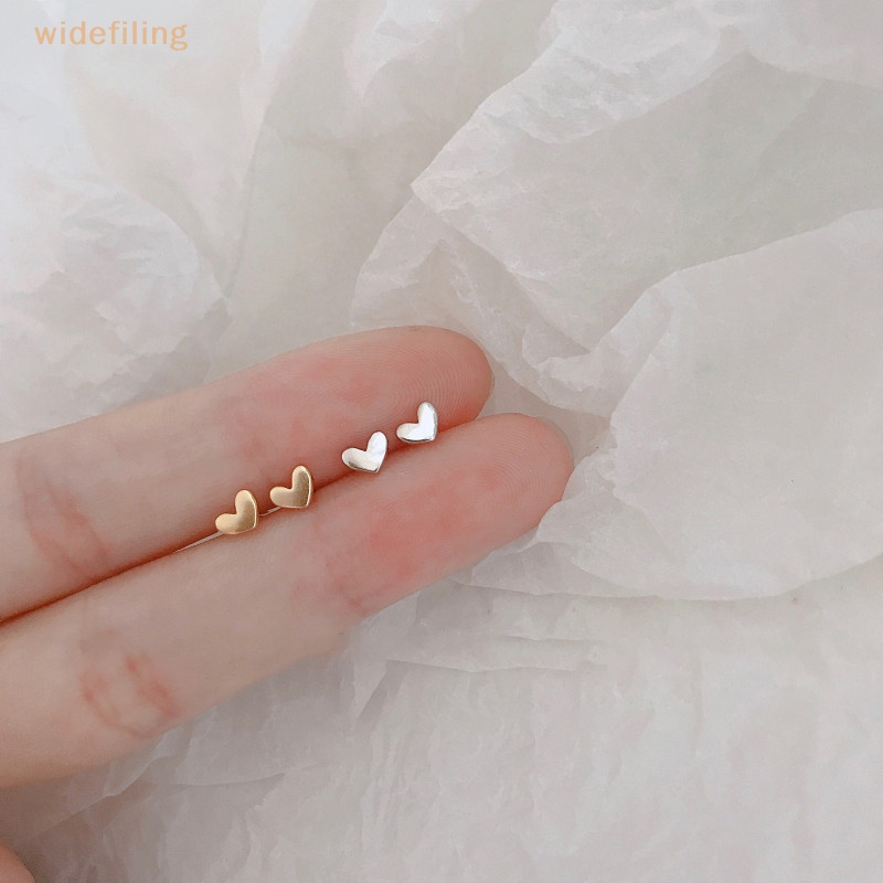 1 Đôi Bông Tai Hình Trái Tim Mini Màu Vàng / Bạc Phong Cách Hàn Quốc Thời Trang Cho Nữ