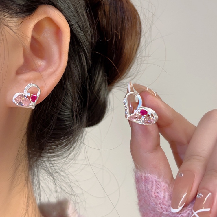 Khuyên Tai Hình Trái Tim Màu Hồng Thời Trang Dễ Phối Đồ Cho Nữ