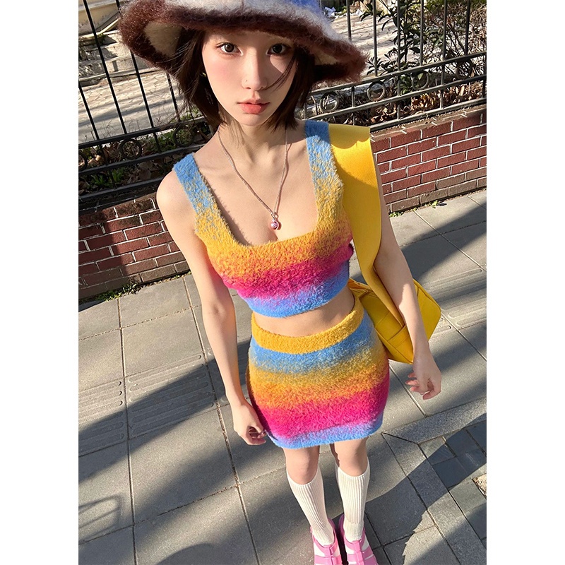 Bộ Áo Hai Dây Ôm Dáng Mềm Mại Màu Gradient + Chân Váy Ngắn Thời Trang Xuân Hè Quyến Rũ Cho Nữ 6KUI