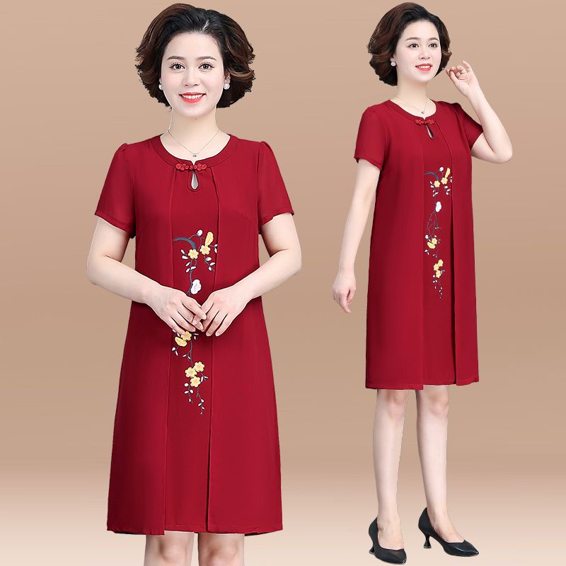 Phụ nữ trung niên ăn mặc mẹ váy tuổi trung niên ăn mặc cộng với kích thước váy