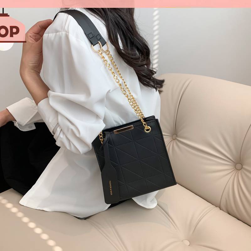 Túi Đeo Chéo Dây Kim Loại Thời Trang Cho Nữ