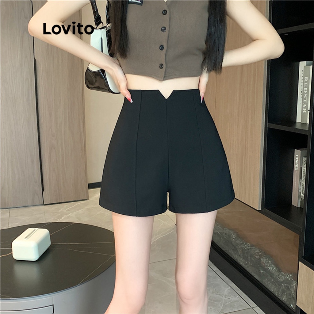 Lovito Quần short lưng cao trơn dáng chữ A khoét lỗ đơn giản dành cho nữ LNE09146 (Đen)