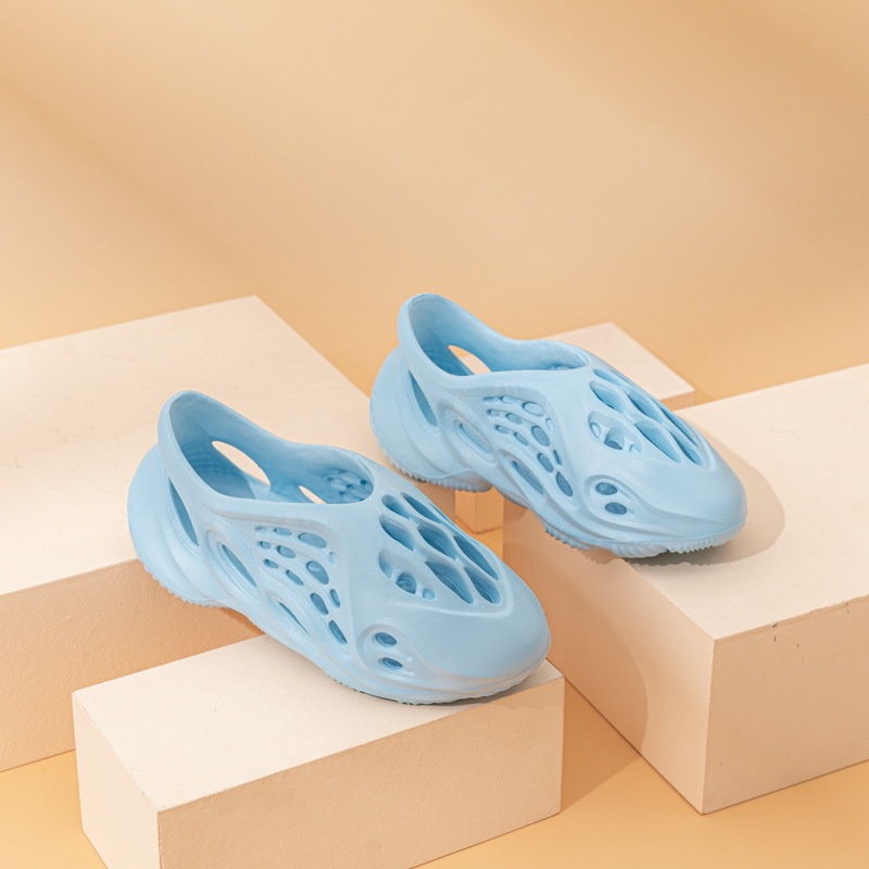 Giày Sandal Nhựa eva Đế Dày Chống Trượt Thiết Kế Đục Lỗ Thời Trang Đi Biển Cho Bé
