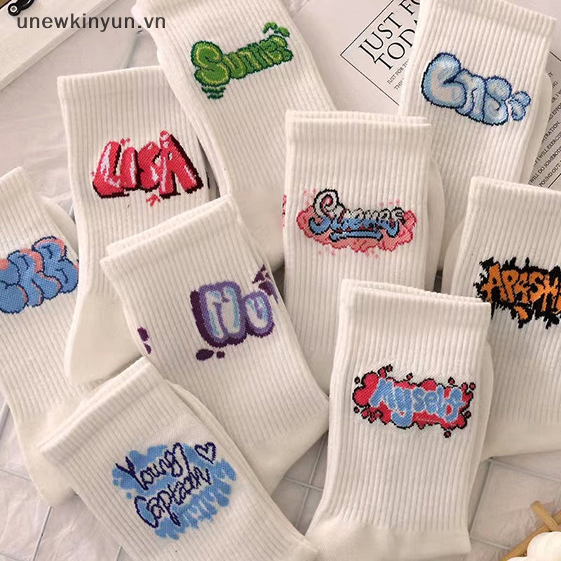 Đôi Vớ Thoáng Khí Màu Trơn In Chữ Dễ Thương Cho Nữ