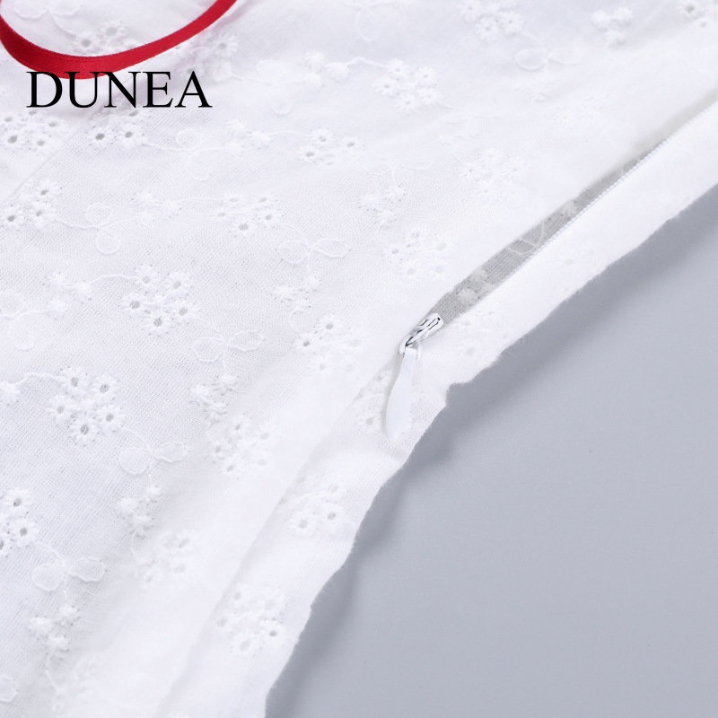 DUNEA Bộ cánh nữ mặc áo hở vai.