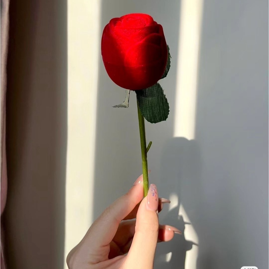Hộp Đựng Nhẫn Cưới Hình Hoa Hồng Độc Đáo Sáng Tạo