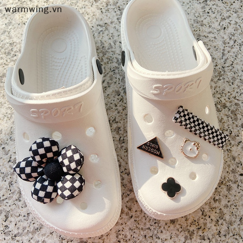 1 Set Phụ Kiện Trang Trí Giày Hình Hoa / Giày Croc DIY Dễ Thương Có Thể Tháo Rời Làm Quà Tặng Lễ Hội Cho Bé