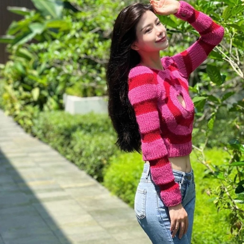 Áo len dệt  đồ mùa đông  áo len nữ dày sweater nữ len  Áo Sweater Dệt Kim Dáng Ngắn Cổ Tròn Khoét Lỗ Hình Trái Tim Thời Trang Mùa Thu Cho Nữ❤Áo Sweater Dệt Kim Thiết Kế Đơn Giản Xinh Xắn❤